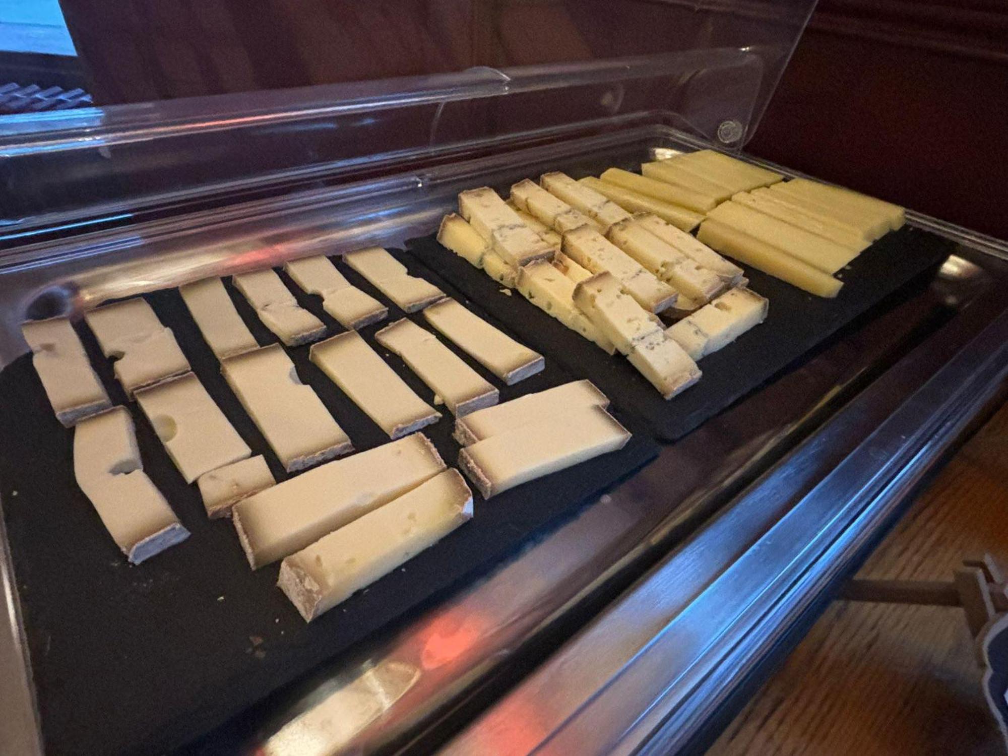 Hotel Terminus - Pizzeria Pizz'A Gogo - Salle De Sport - Face A La Gare لون-لو-سونييه المظهر الخارجي الصورة