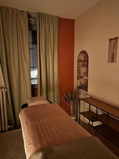 Hotel Terminus - Pizzeria Pizz'A Gogo - Salle De Sport - Face A La Gare لون-لو-سونييه المظهر الخارجي الصورة