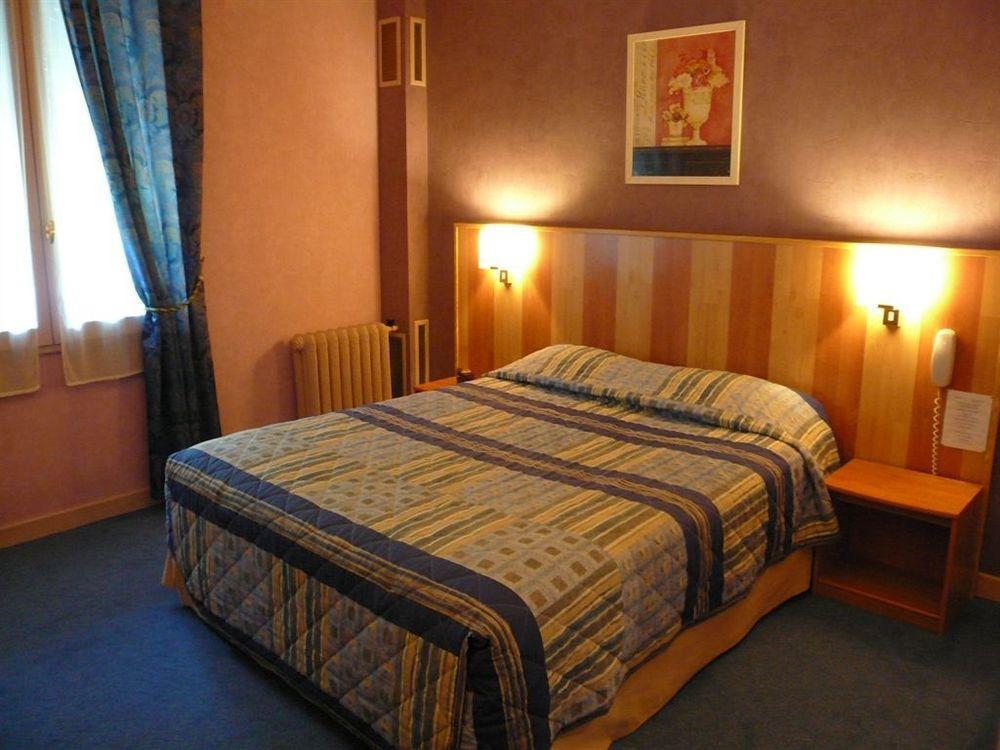 Hotel Terminus - Pizzeria Pizz'A Gogo - Salle De Sport - Face A La Gare لون-لو-سونييه المظهر الخارجي الصورة